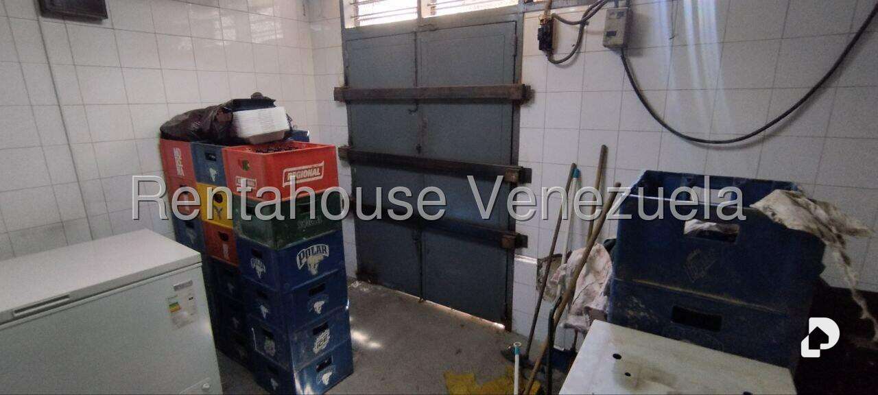 Local comercial en La Urbina, Caracas – 21