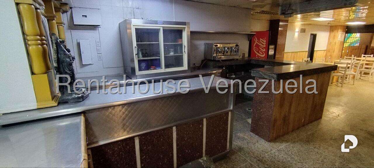 Local comercial en La Urbina, Caracas – 14