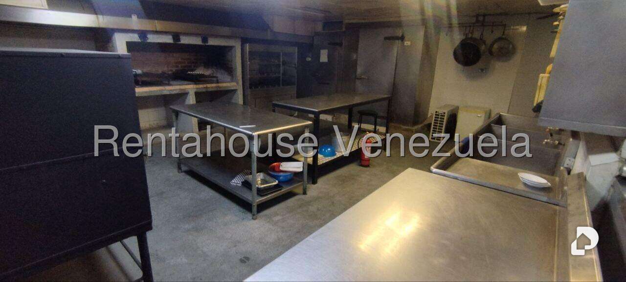 Local comercial en La Urbina, Caracas – 15