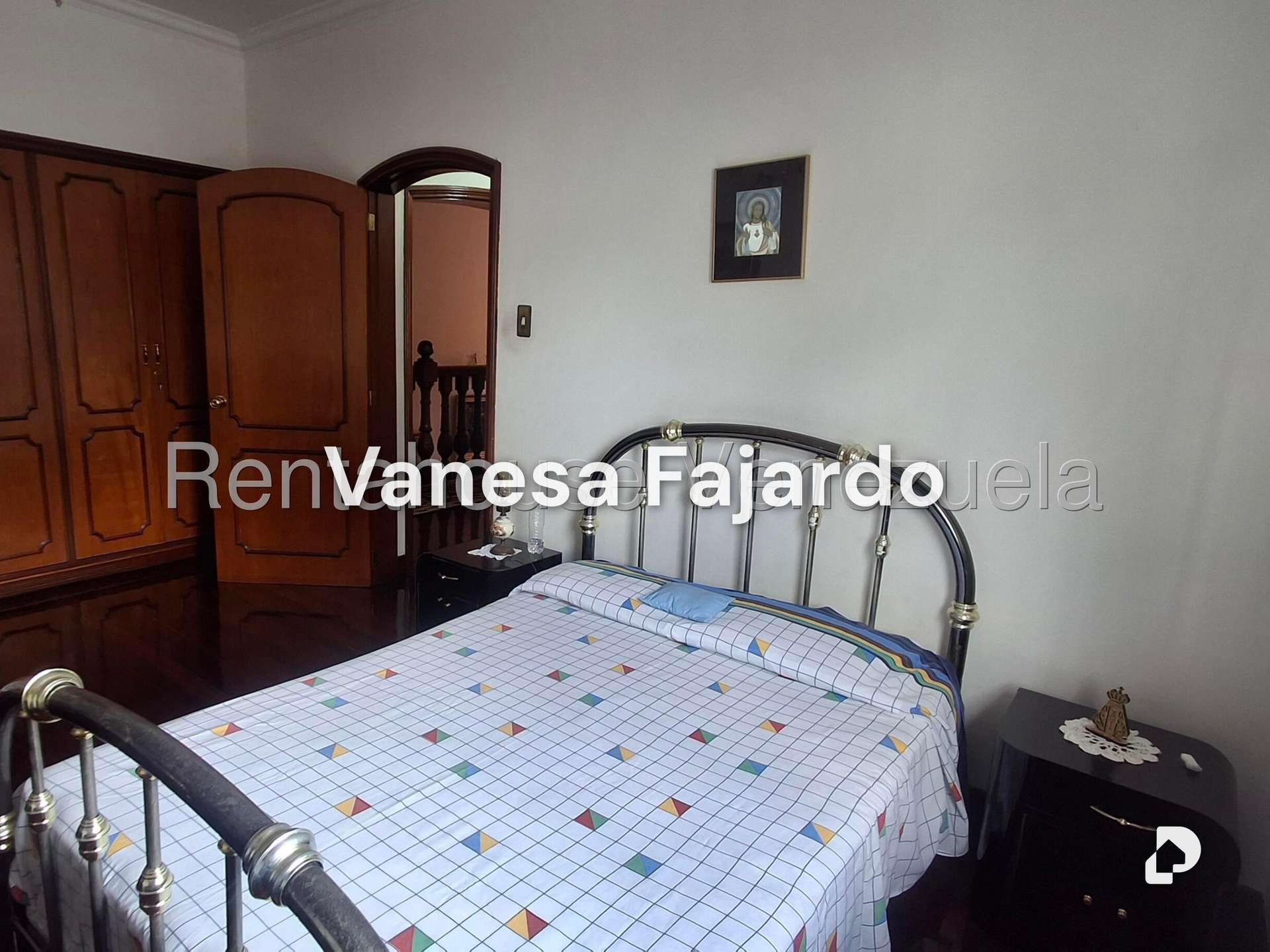 Casa en La Paz, Caracas – 18