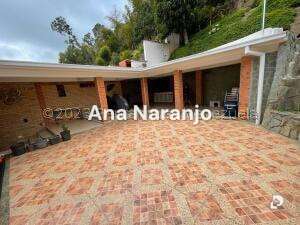 Casa en Alto Prado, Caracas – 30
