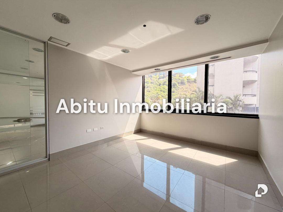 Office in Chuao, Caracas – 12