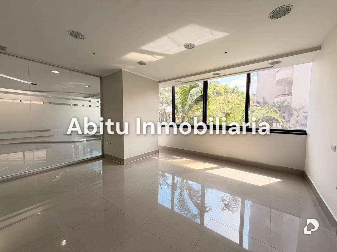 Office in Chuao, Caracas – 11