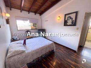 Casa en Alto Prado, Caracas – 25