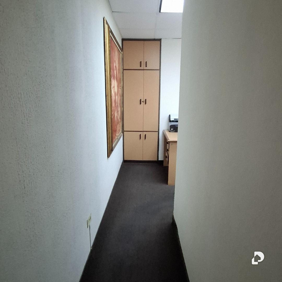 Oficina en Los Palos Grandes, Caracas – 4