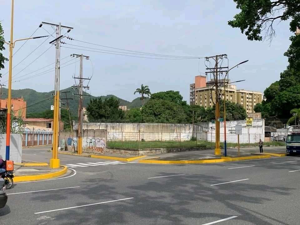 Terreno en Av. Bolívar Norte, Valencia - 1