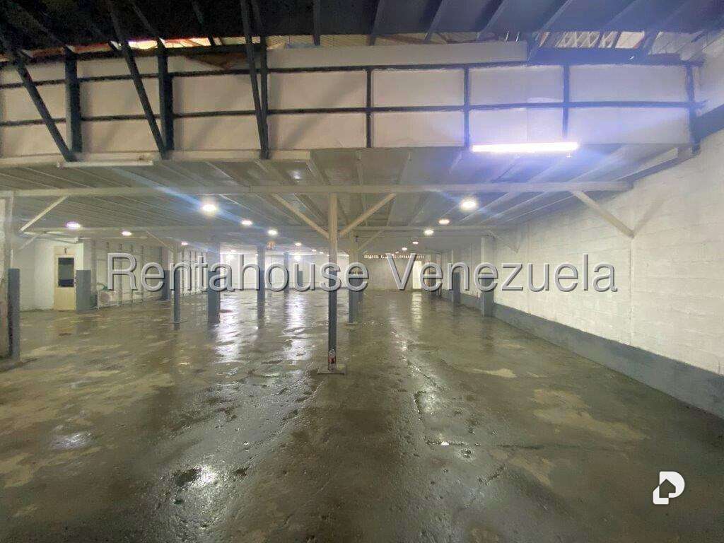 Galpón en Boleíta Sur, Caracas – 24