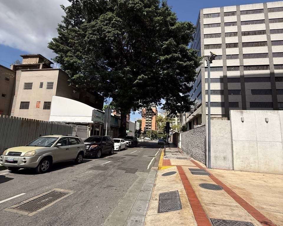 Local comercial en Las Mercedes, Caracas