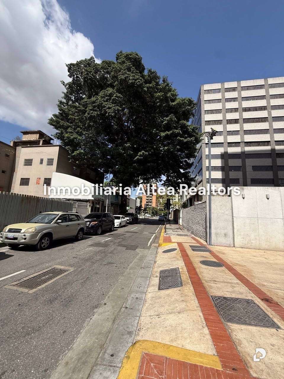 Local comercial en Las Mercedes, Caracas – 16