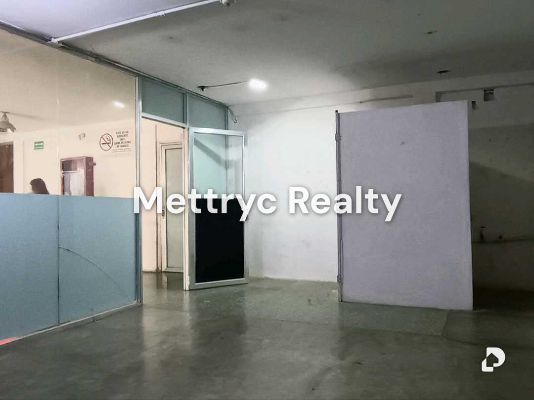 Local comercial en Catedral, Valencia – 1