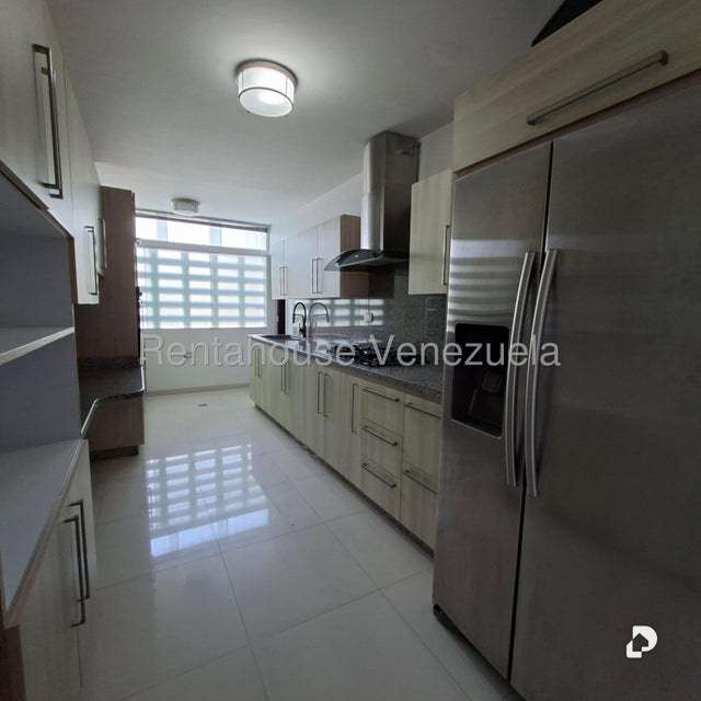 Apartamento en Los Palos Grandes, Caracas – 8