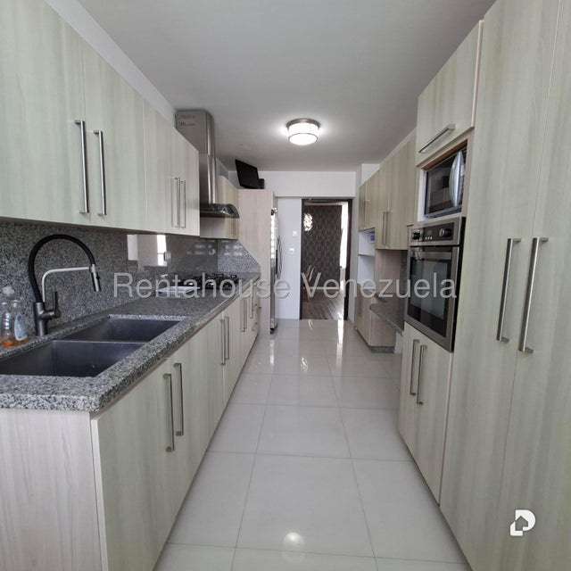 Apartamento en Los Palos Grandes, Caracas – 7