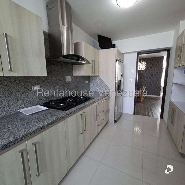 Apartamento en Los Palos Grandes, Caracas – 9