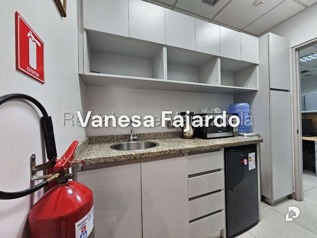 Oficina en Parroquia La Candelaria, Caracas – 16