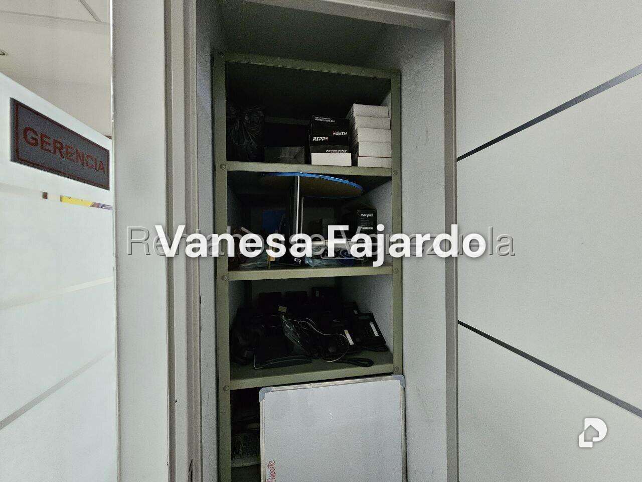 Oficina en Parroquia La Candelaria, Caracas – 28