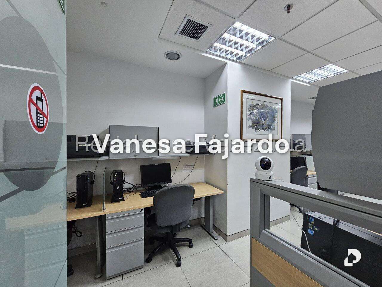 Oficina en Parroquia La Candelaria, Caracas – 29