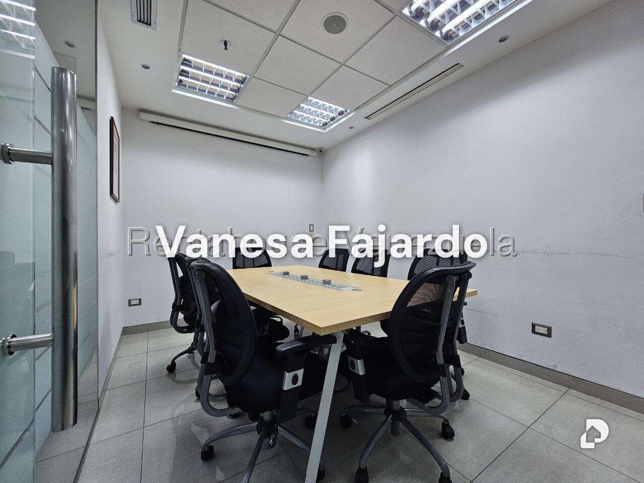 Oficina en Parroquia La Candelaria, Caracas – 19