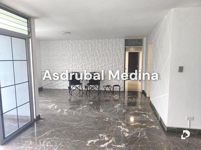 Apartamento en La Florida, Caracas – 2