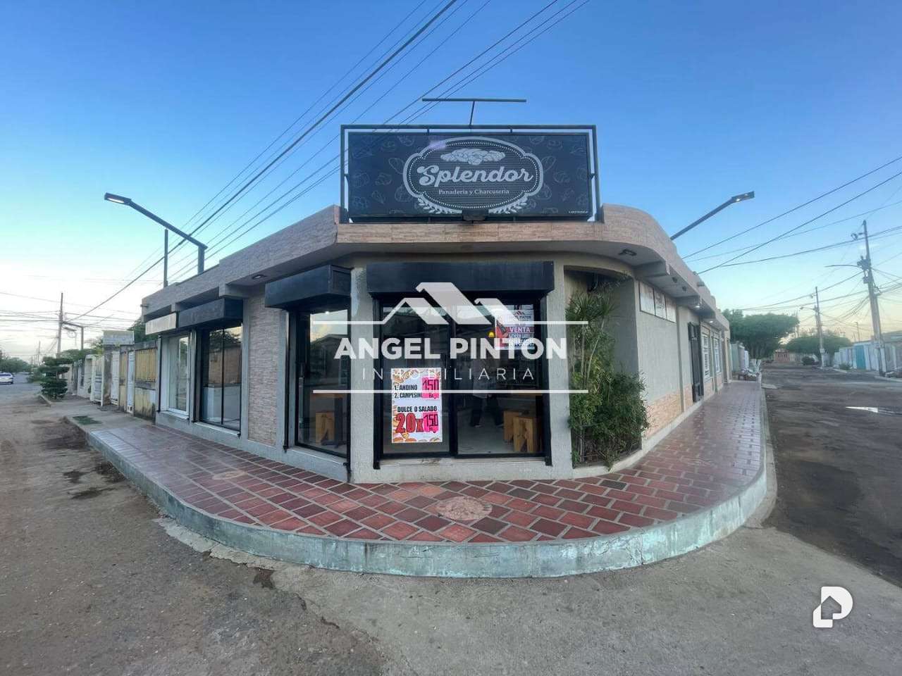 Local comercial en Los Samanes, San Francisco – 1