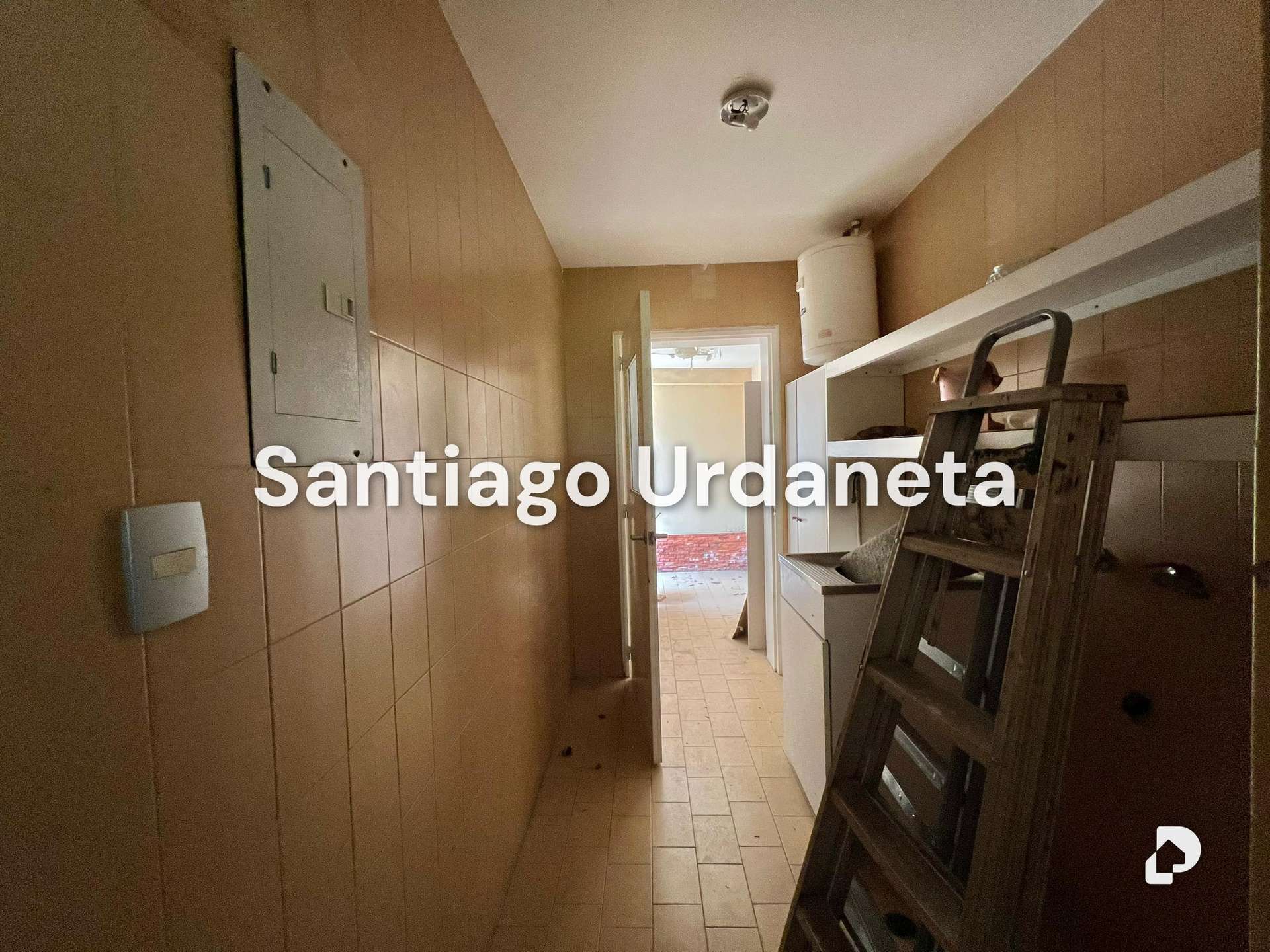 House in La Floresta, Caracas – 13