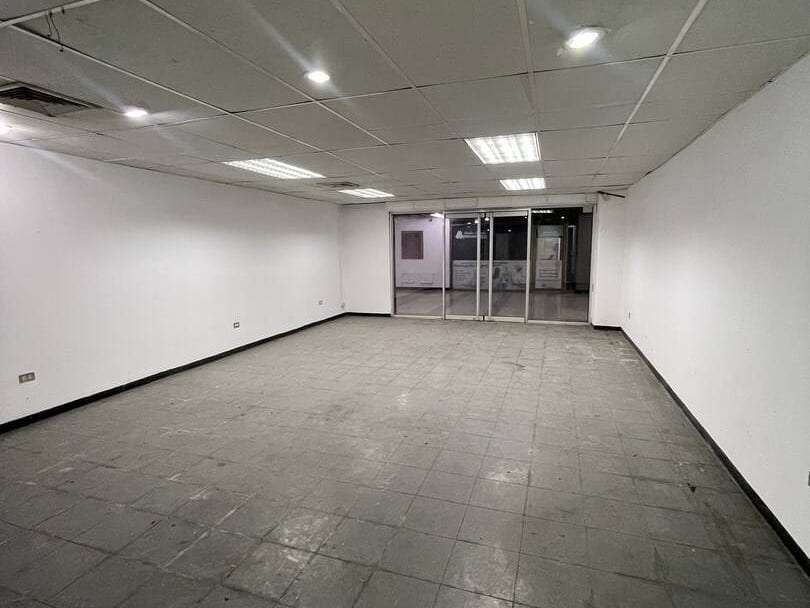 Local comercial en Zona Industrial, Valencia - 1