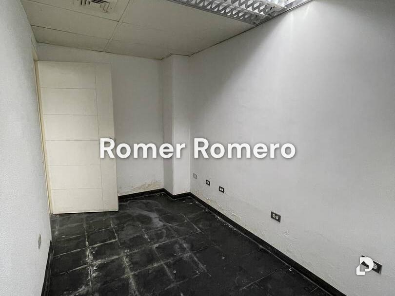Local comercial en Zona Industrial, Valencia – 4