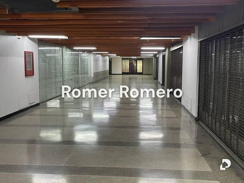 Local comercial en Zona Industrial, Valencia – 3