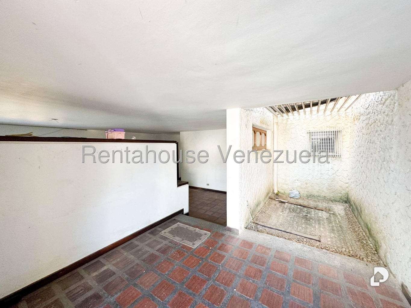 Casa en Valle Arriba, Caracas – 24