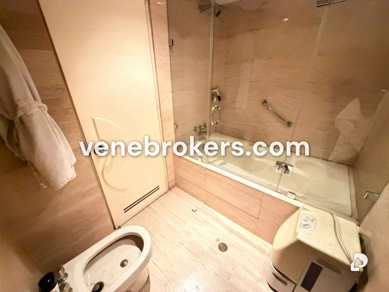 Apartamento en Campo Alegre, Caracas – 23