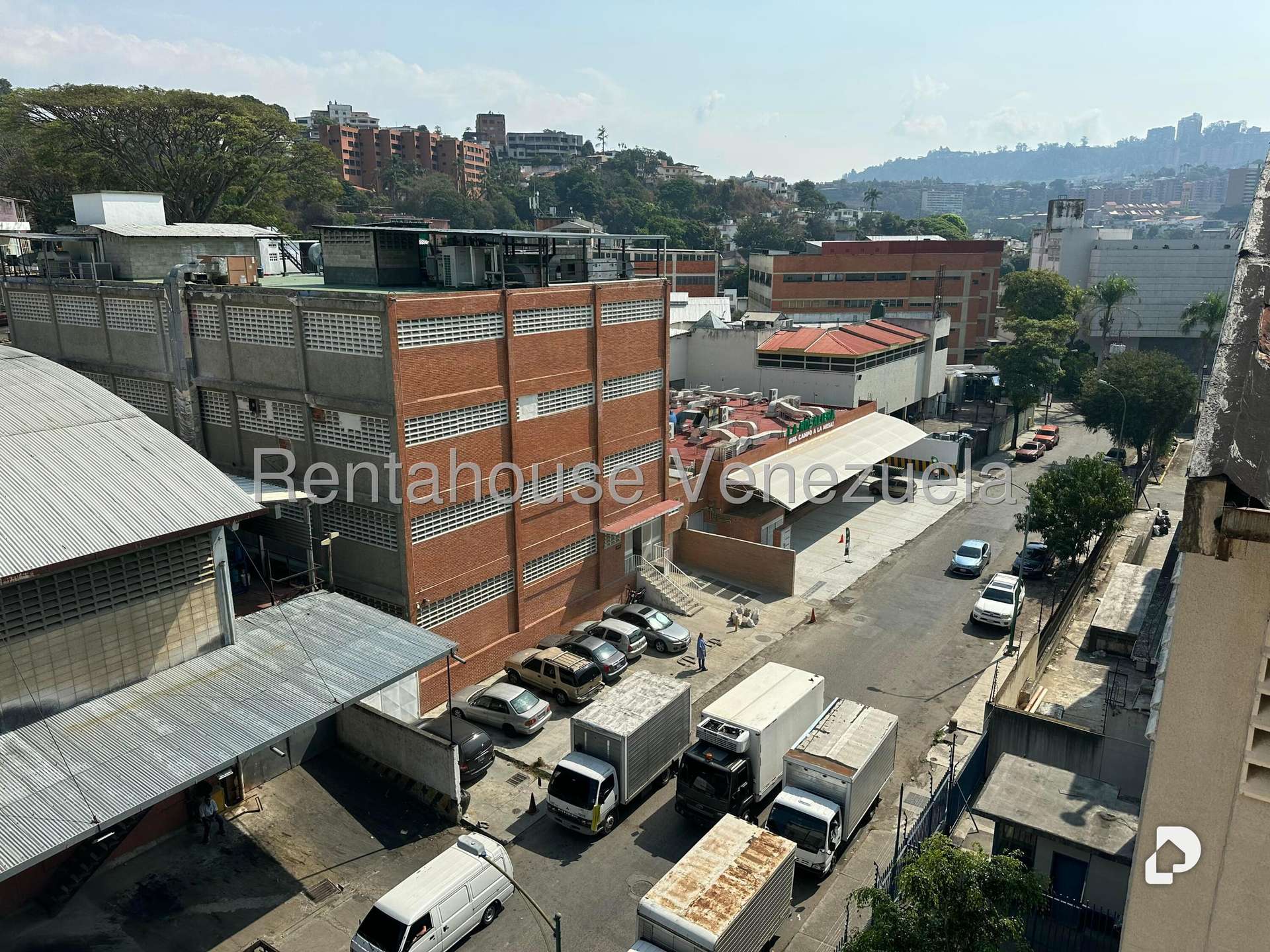 Edificio en La Trinidad, Caracas – 17