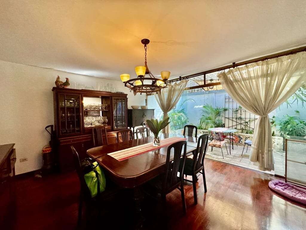 House in La Castellana, Caracas - 1