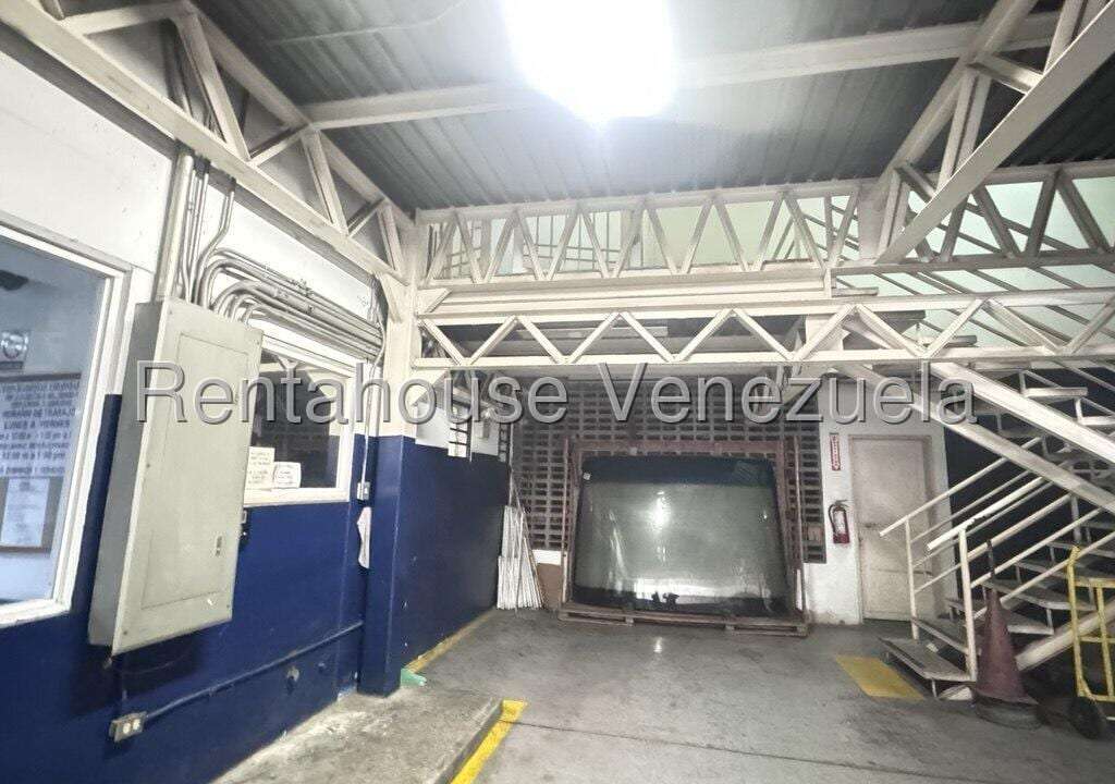 Local comercial en La Urbina, Caracas