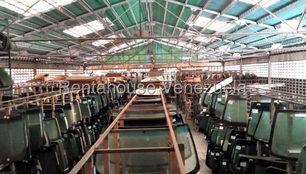 Local comercial en La Urbina, Caracas