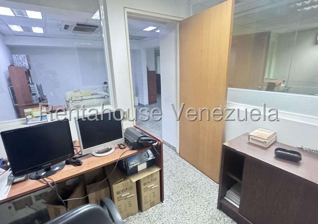Local comercial en La Urbina, Caracas