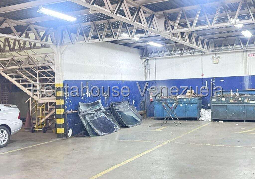 Local comercial en La Urbina, Caracas