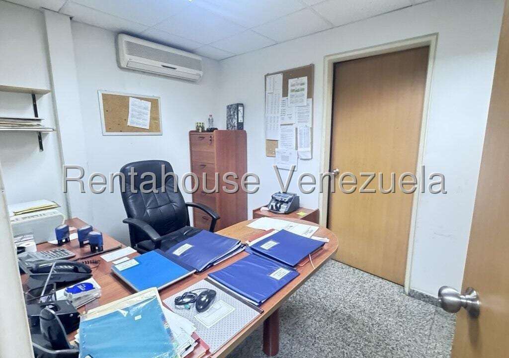 Local comercial en La Urbina, Caracas