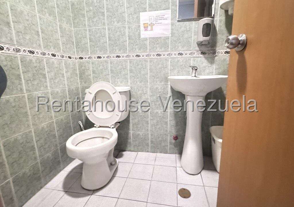 Local comercial en La Urbina, Caracas