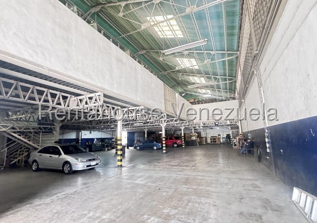 Local comercial en La Urbina, Caracas