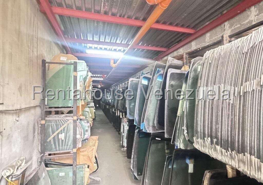 Local comercial en La Urbina, Caracas