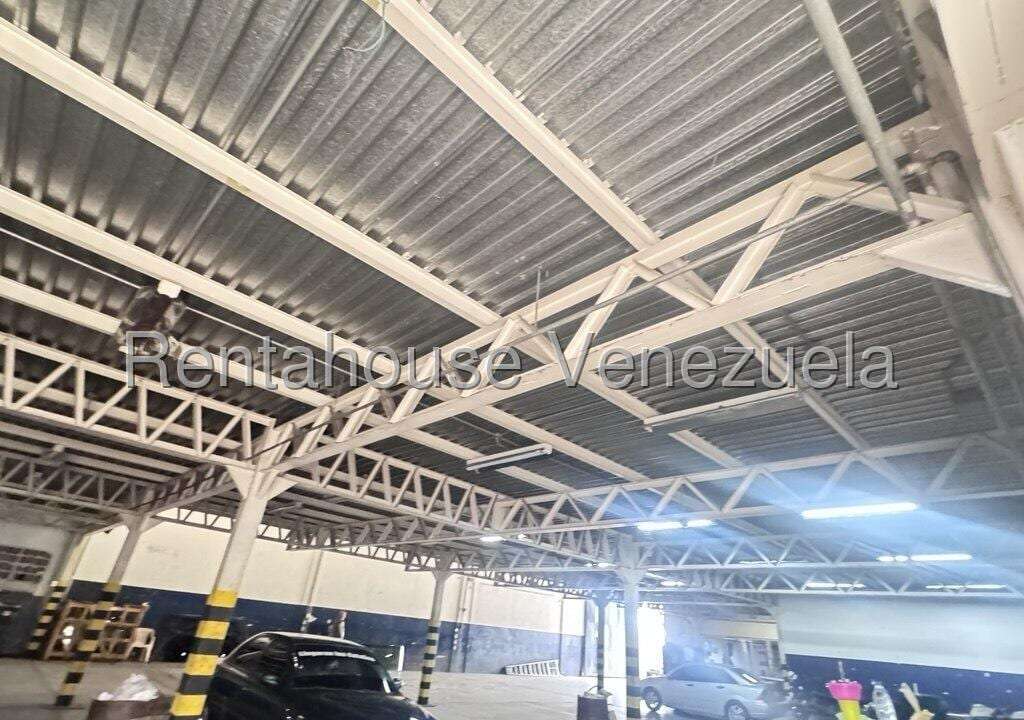 Local comercial en La Urbina, Caracas