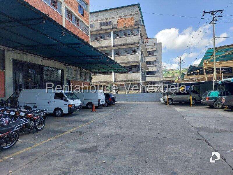 Galpón en Los Cortijos de Lourdes, Caracas – 6