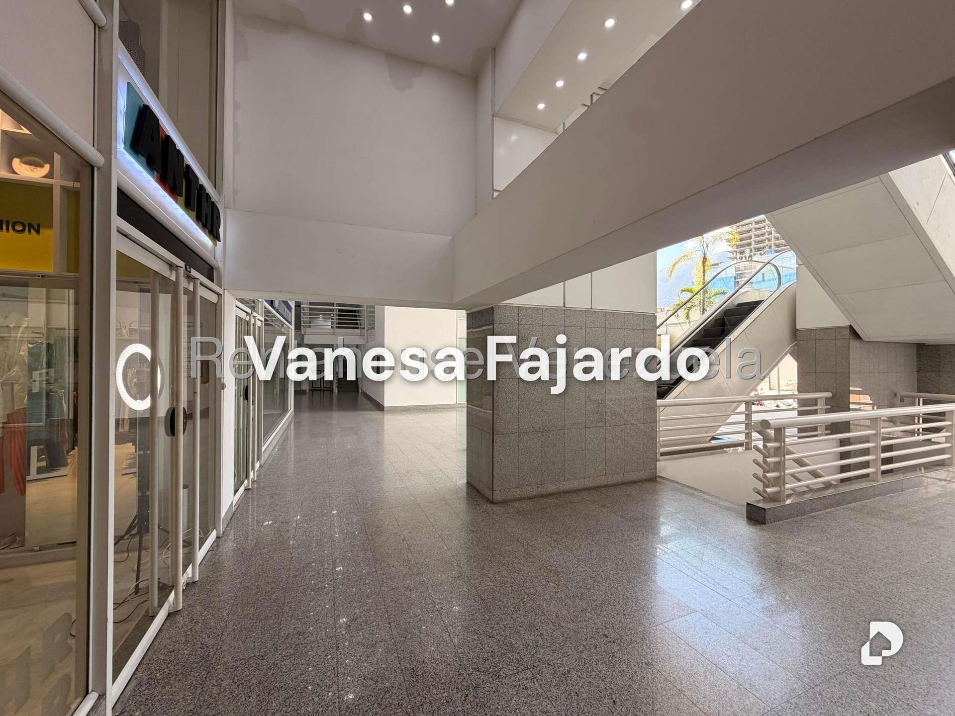 Local comercial en Las Mercedes, Caracas – 5