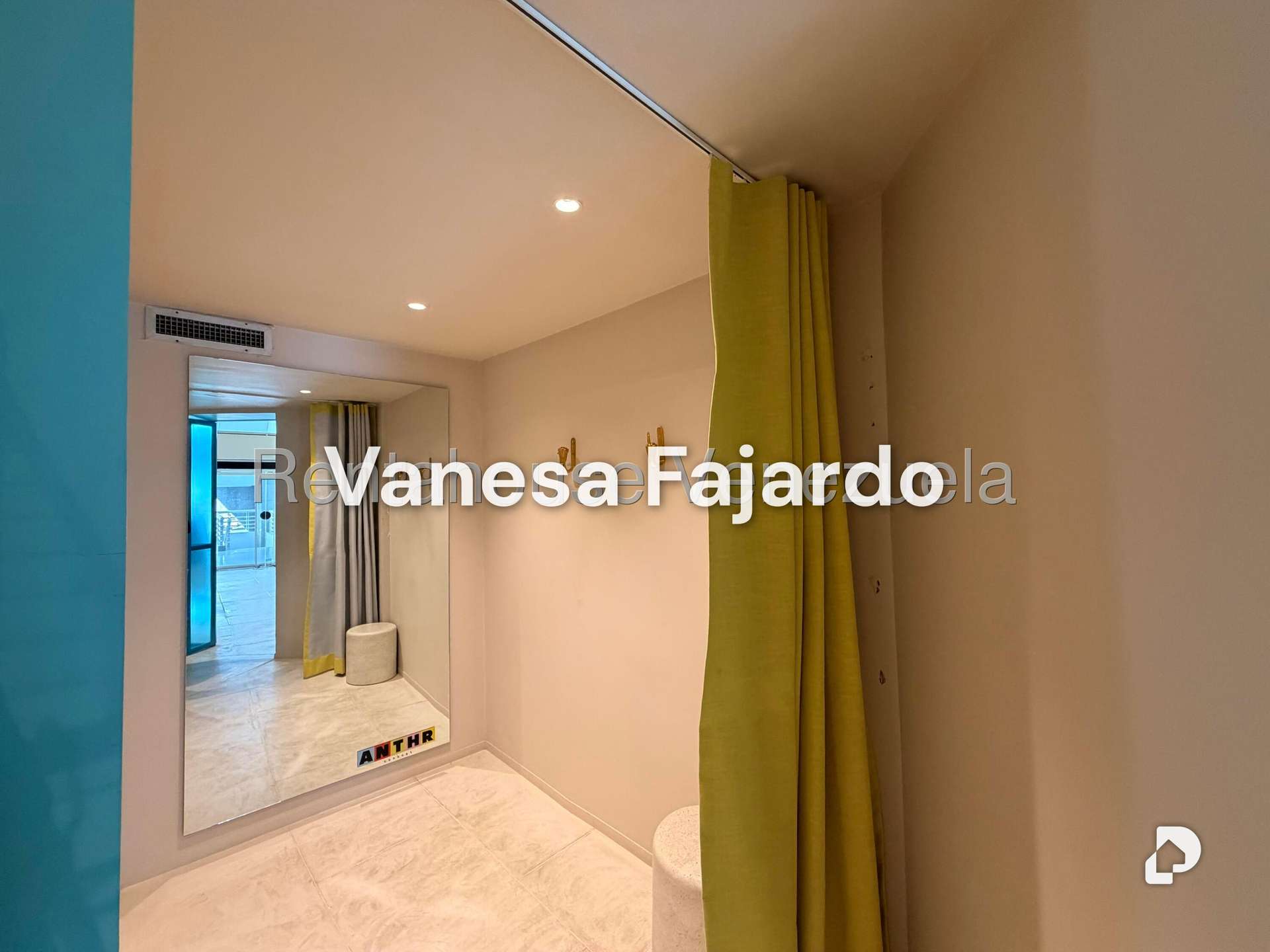 Local comercial en Las Mercedes, Caracas – 16