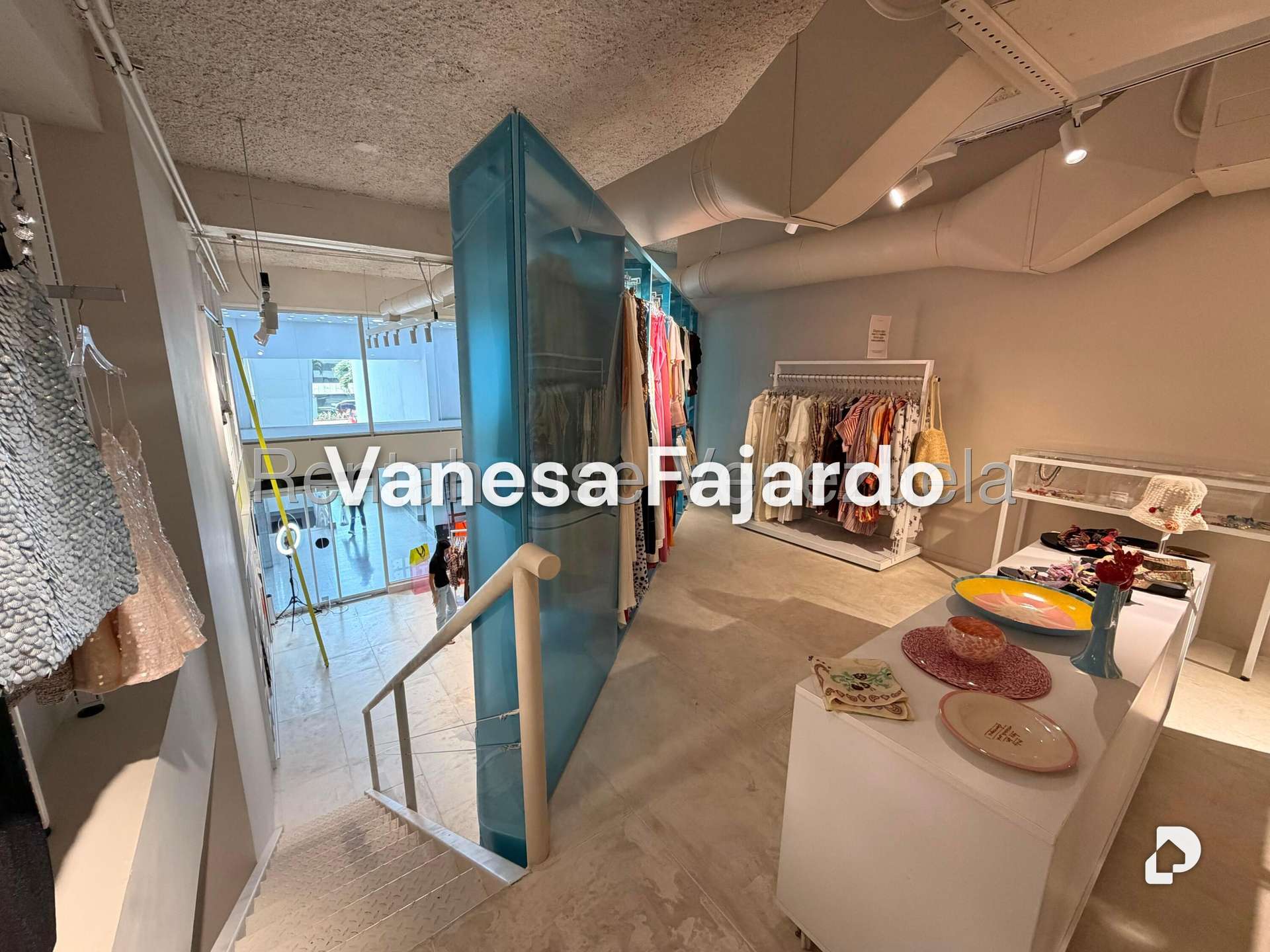 Local comercial en Las Mercedes, Caracas – 24