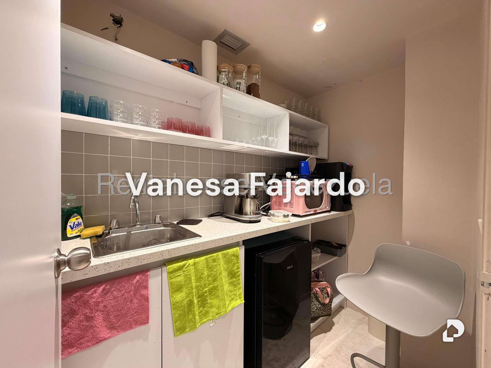 Local comercial en Las Mercedes, Caracas – 12