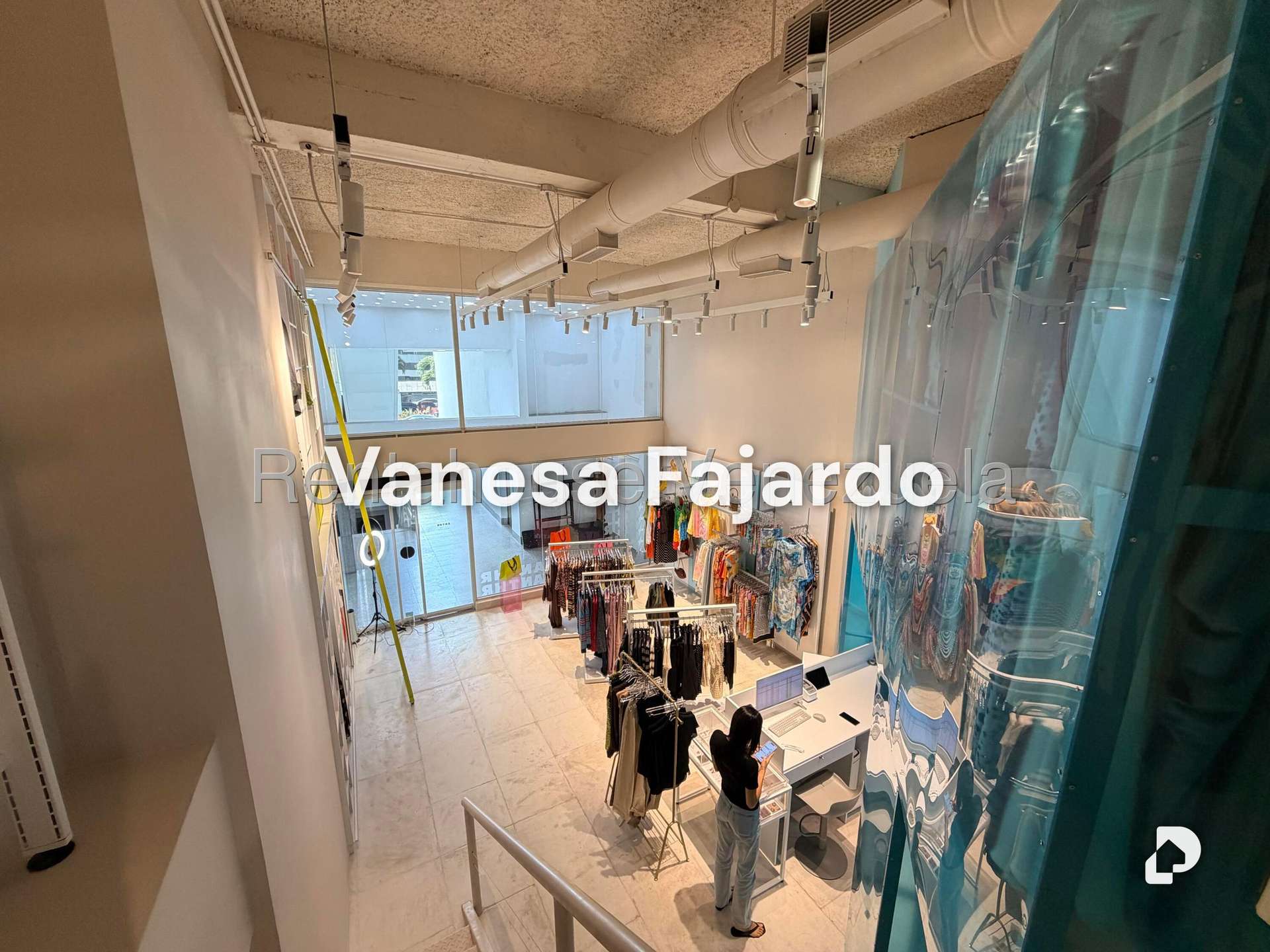 Local comercial en Las Mercedes, Caracas – 19