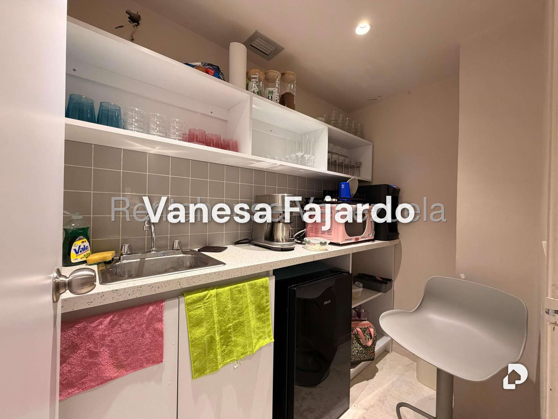 Local comercial en Las Mercedes, Caracas – 13