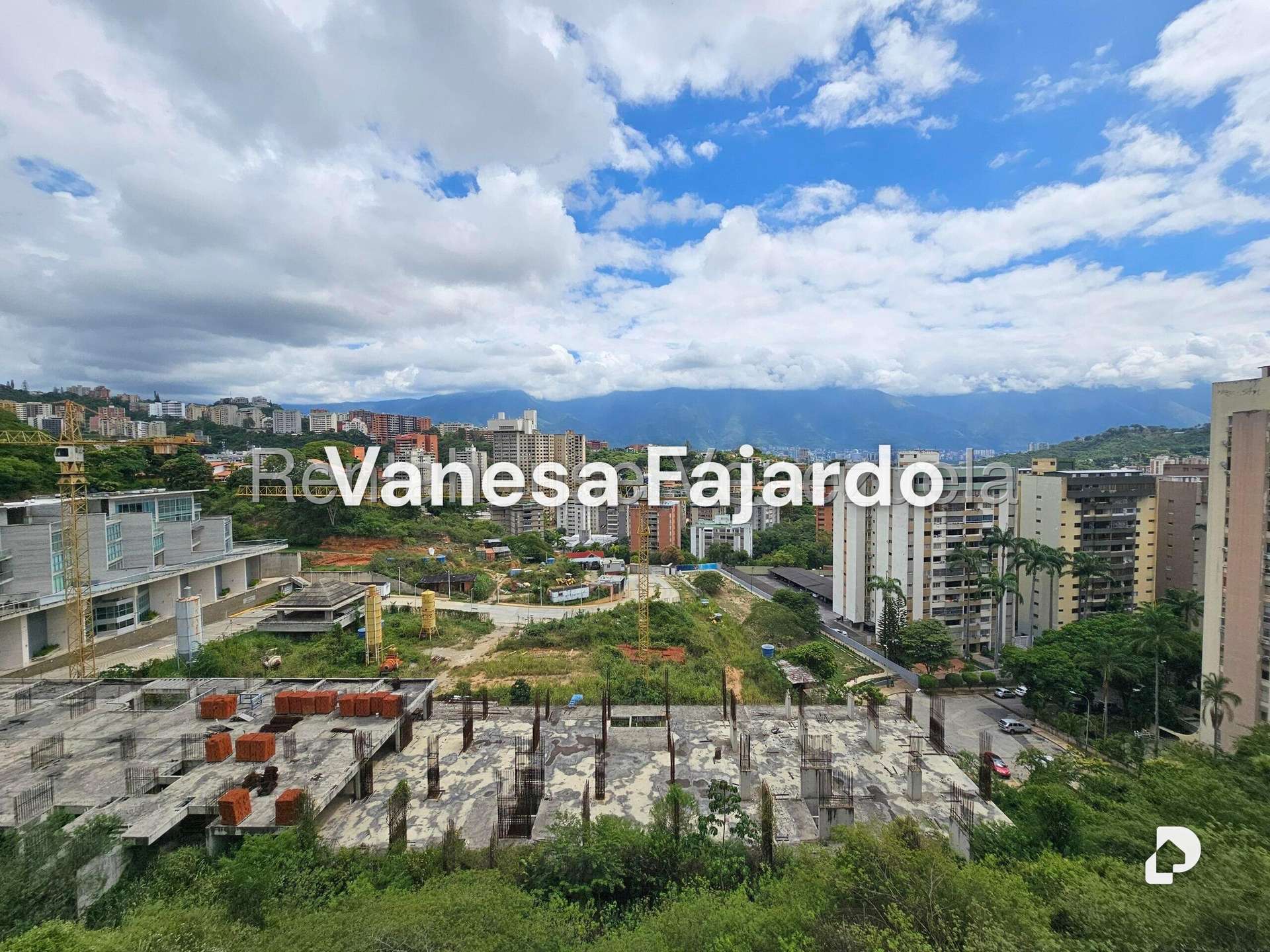 Apartamento en Santa Fe Sur, Caracas – 12