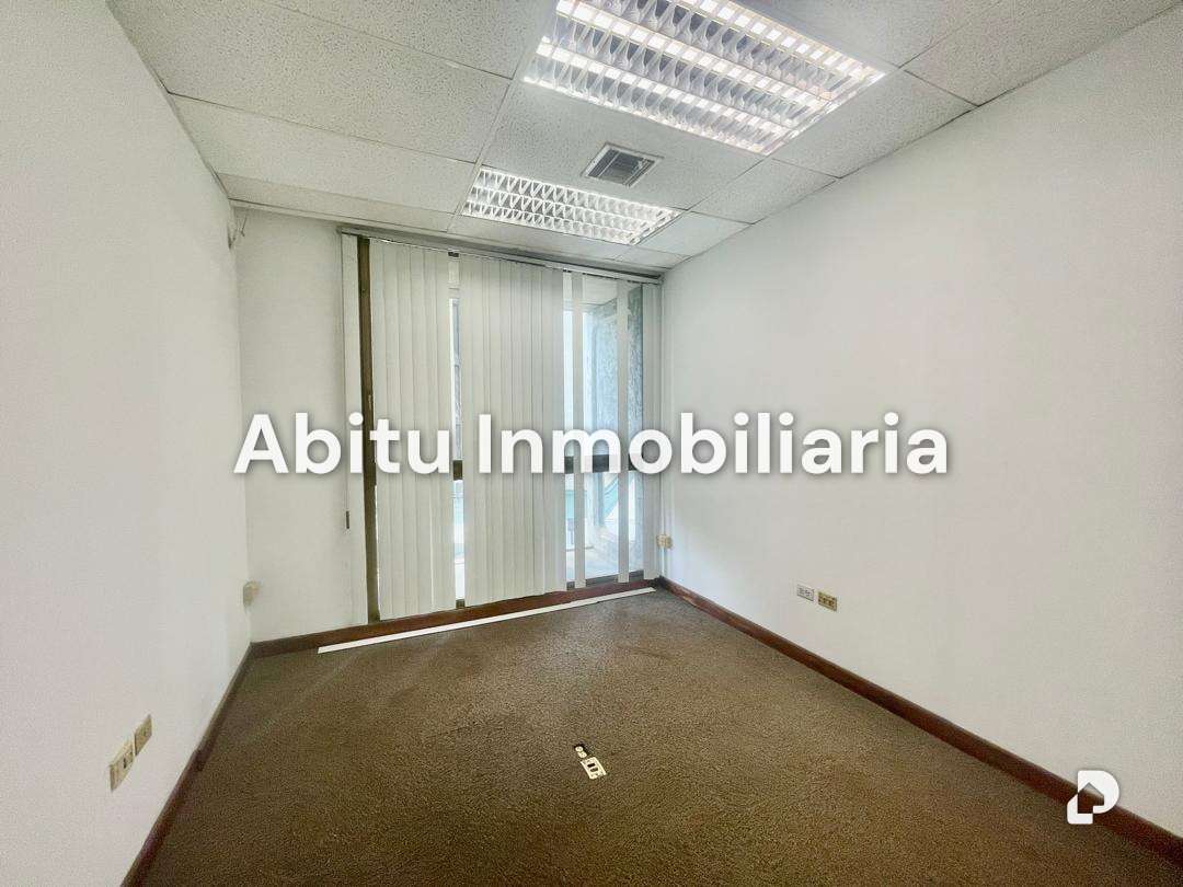 Oficina en Las Mercedes, Caracas – 12