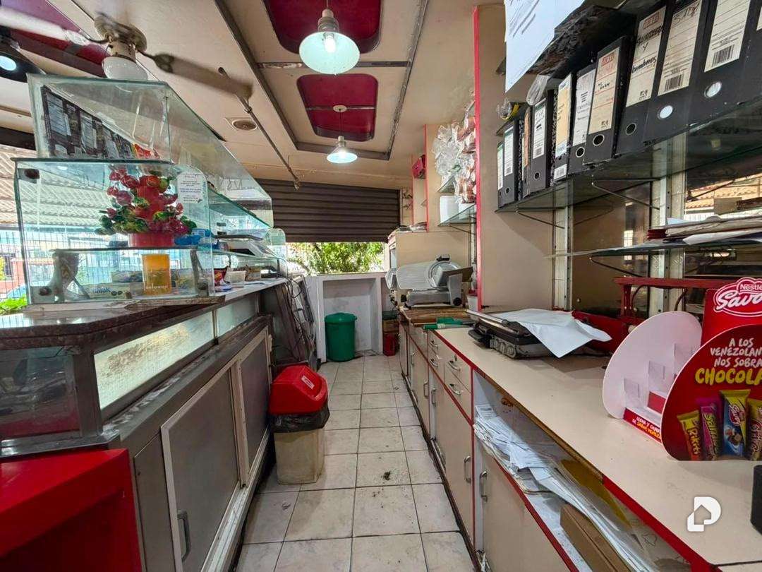 Local comercial en Los Chaguaramos, Caracas – 4